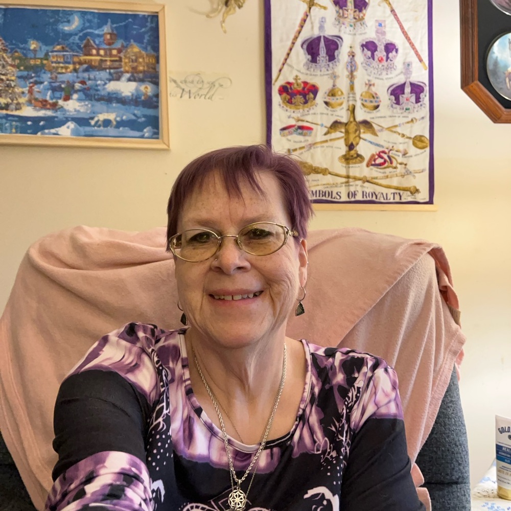 Meet your Posher, Debora